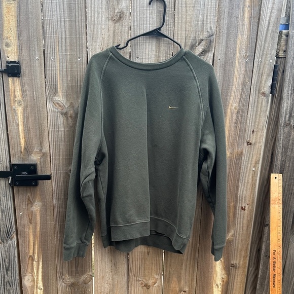 Vintage Nike Embroidered Men's Olive Crewneck Sweatshirt Size Large - Picture 1 of 7